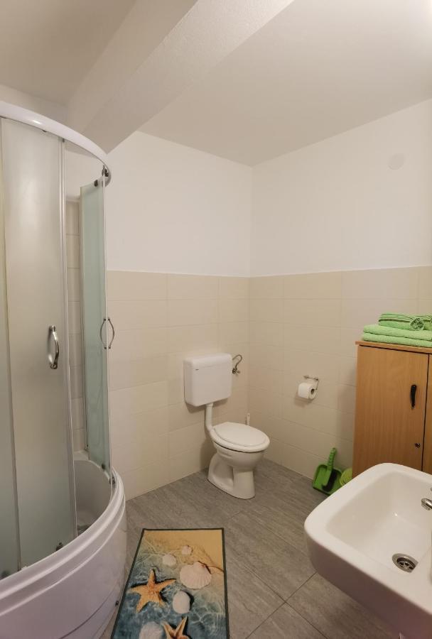 Studio Apartment Lipa 塞尼 外观 照片